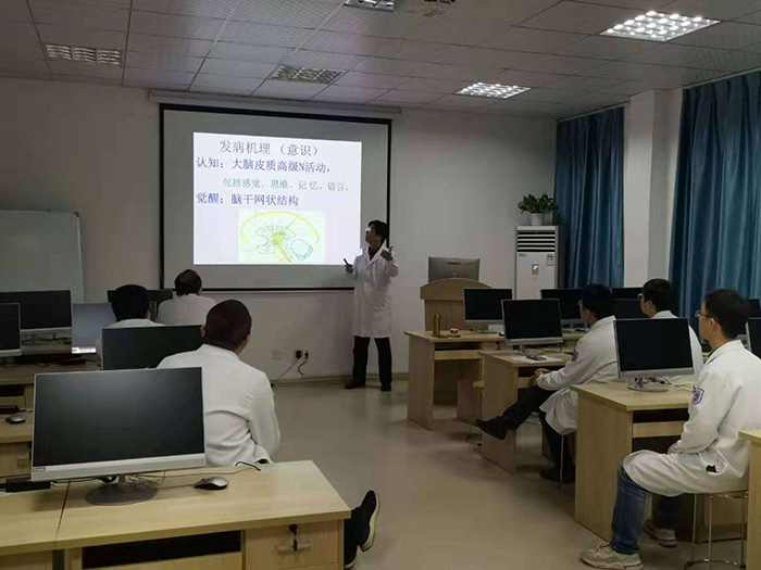 张利远教授应邀赴宁查房与学术指导